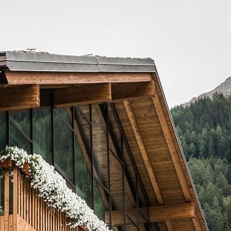 Grand Hotel Courmayeur Mont Blanc, By R Collection Hotels Zewnętrze zdjęcie