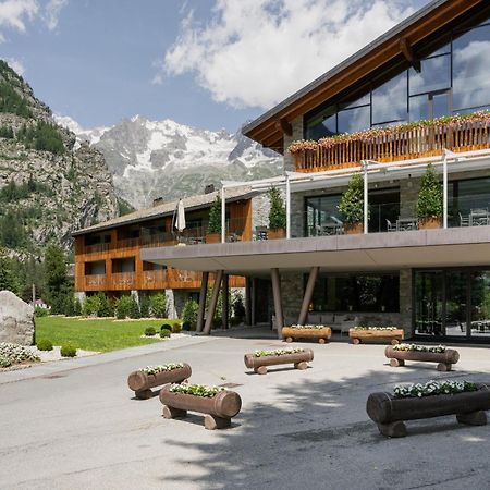 Grand Hotel Courmayeur Mont Blanc, By R Collection Hotels Zewnętrze zdjęcie