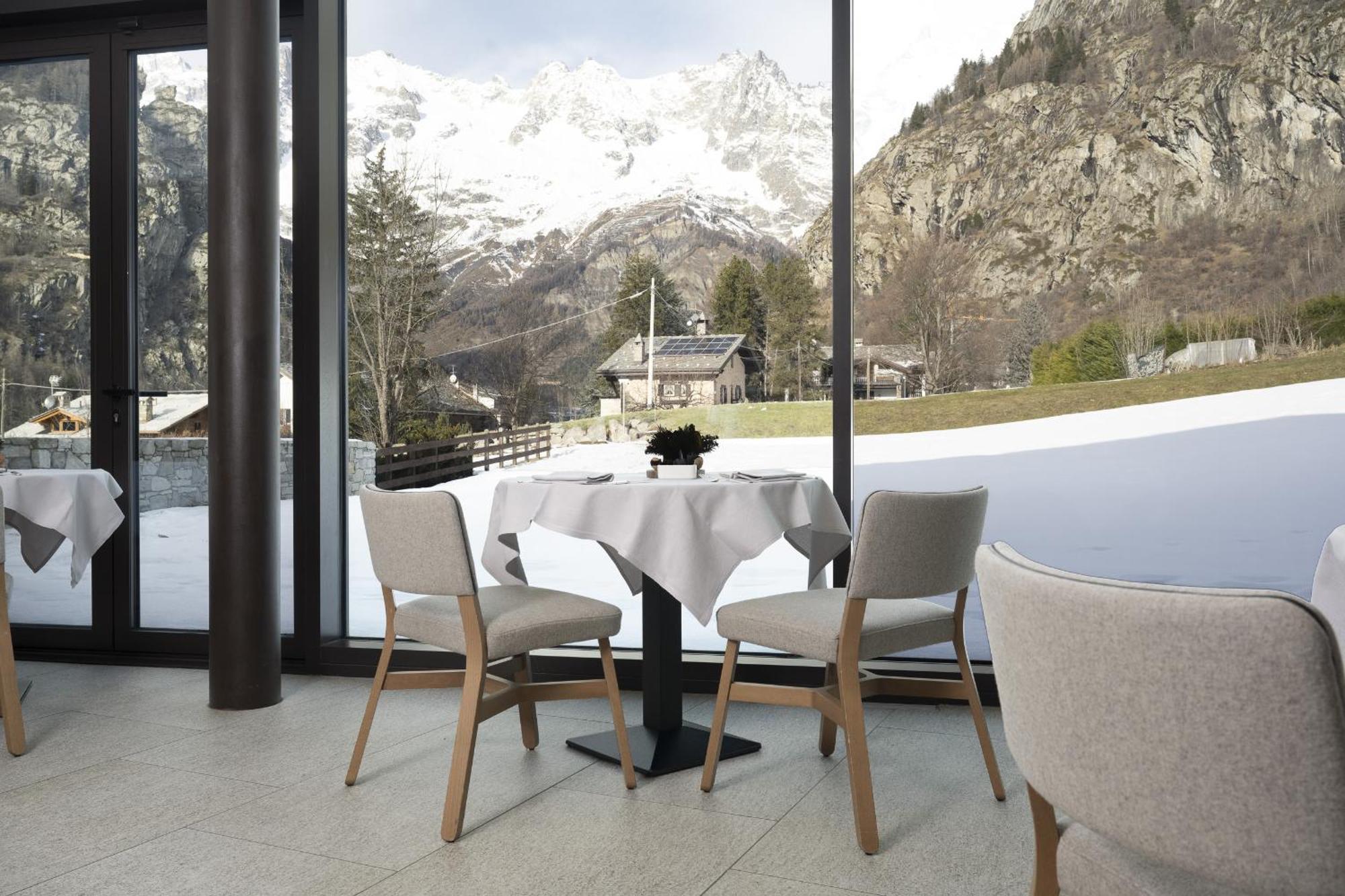 Grand Hotel Courmayeur Mont Blanc, By R Collection Hotels Zewnętrze zdjęcie
