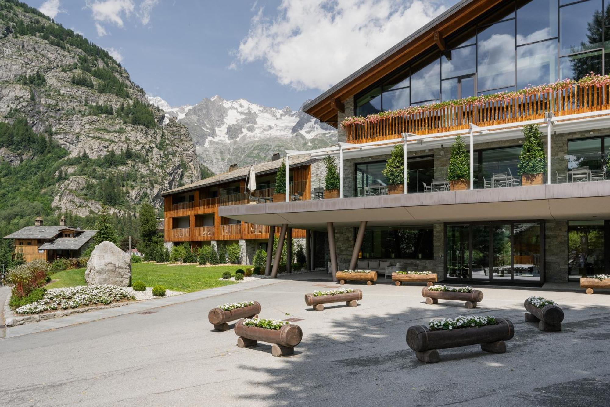 Grand Hotel Courmayeur Mont Blanc, By R Collection Hotels Zewnętrze zdjęcie